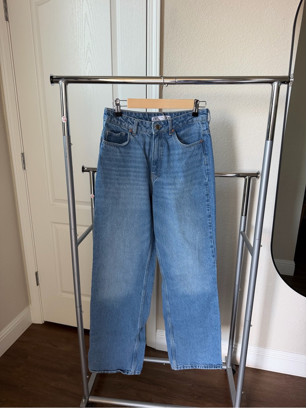 Zara Straight-Leg Women's Jeans - Light Blue Denim